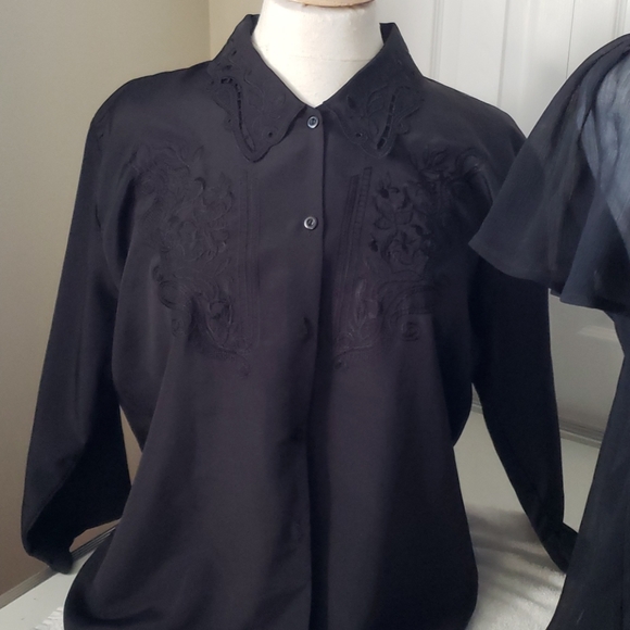 Set of two black blouses - Picture 3 of 4